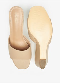 Flora Bella By Shoexpress صنادل منزلق صلبة مع كعب متدرج  - Image 4
