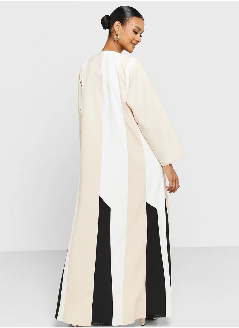 Khizana Colorblock Detail Abaya With Sheila