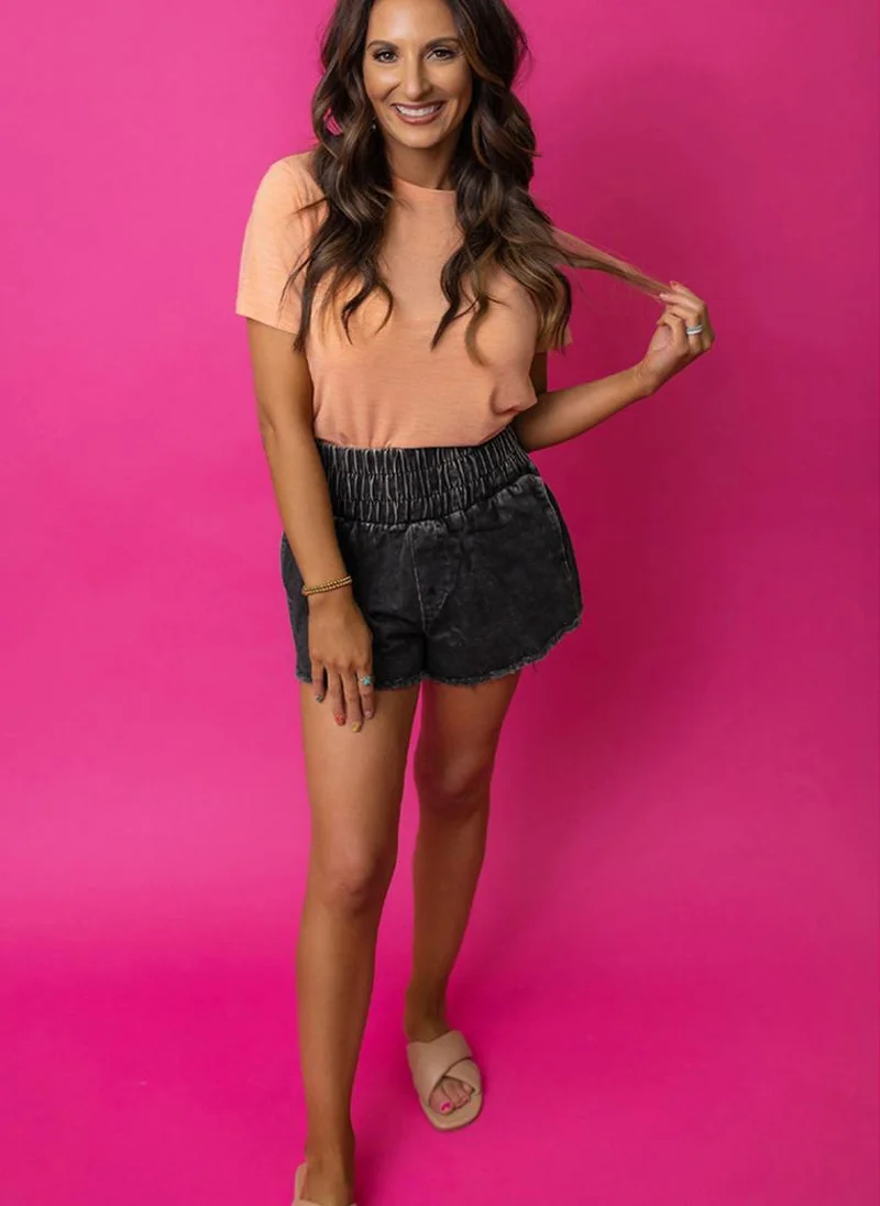 يونيكي Black Plain Casual Shorts