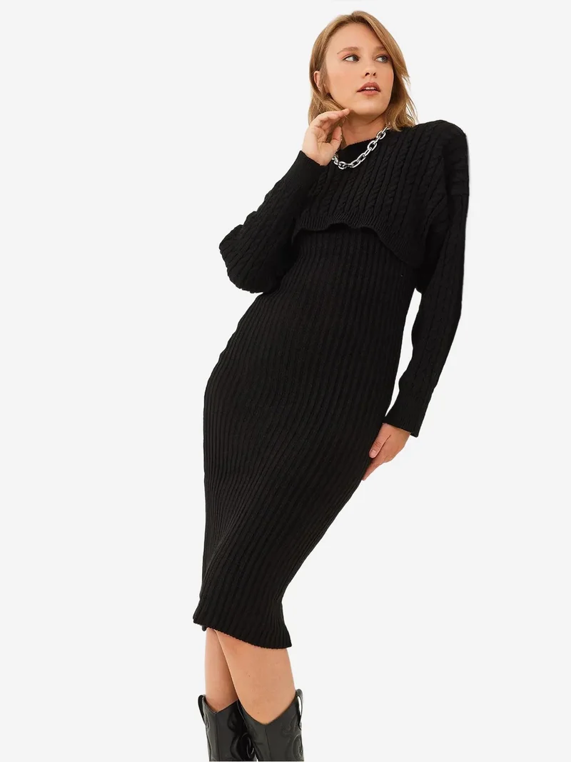 بيانكو لوتشي LUCCI Ribbed Knit Co-Ord Set with Crew Neck