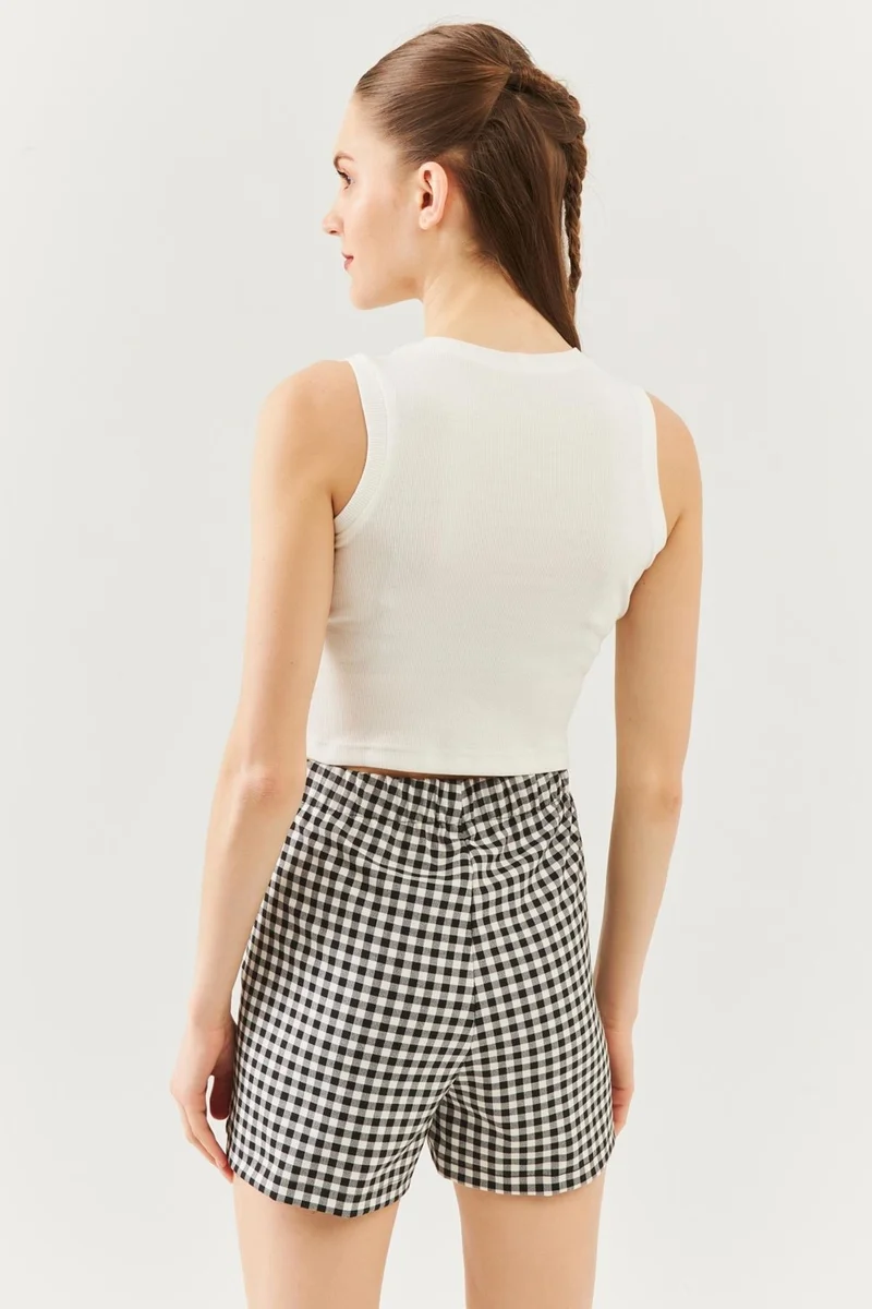 Butikgiz Beyaz Sıfır Kol Bisiklet Yaka Vücuda Oturan %100 Pamuklu Kaşkorse Esnek Crop Bluz