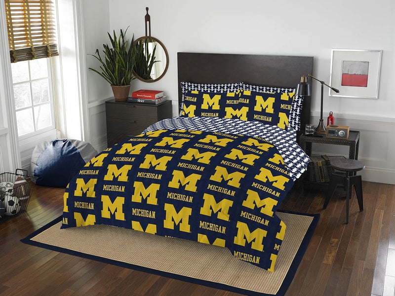 Northwest Northwest NCAA Michigan Wolverines UnisexAdult Bed in a Bag Set Queen Rotary 