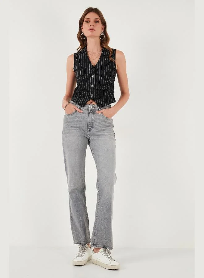 ليلا ليلا فيست نسائي بياقة سبعة وأزرار بقصة ضيقة