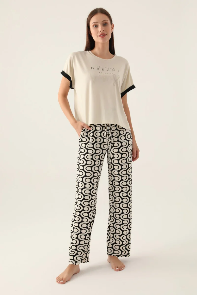 Arnetta Dreams Cream Women's Short Sleeve Pajama Set