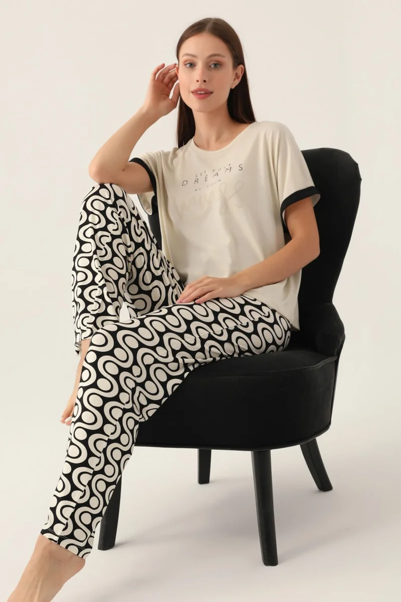 Arnetta Dreams Cream Women's Short Sleeve Pajama Set