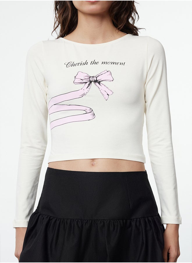 trendyol - Ecru Boat Neck Slim/Fitting Printed Crop/Short Knitted Blouse TWOAW25BZ00127 - Image 1
