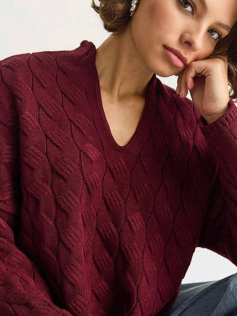 بيانكو لوتشي كنزة محبوكة مريحة بياقة على شكل حرف