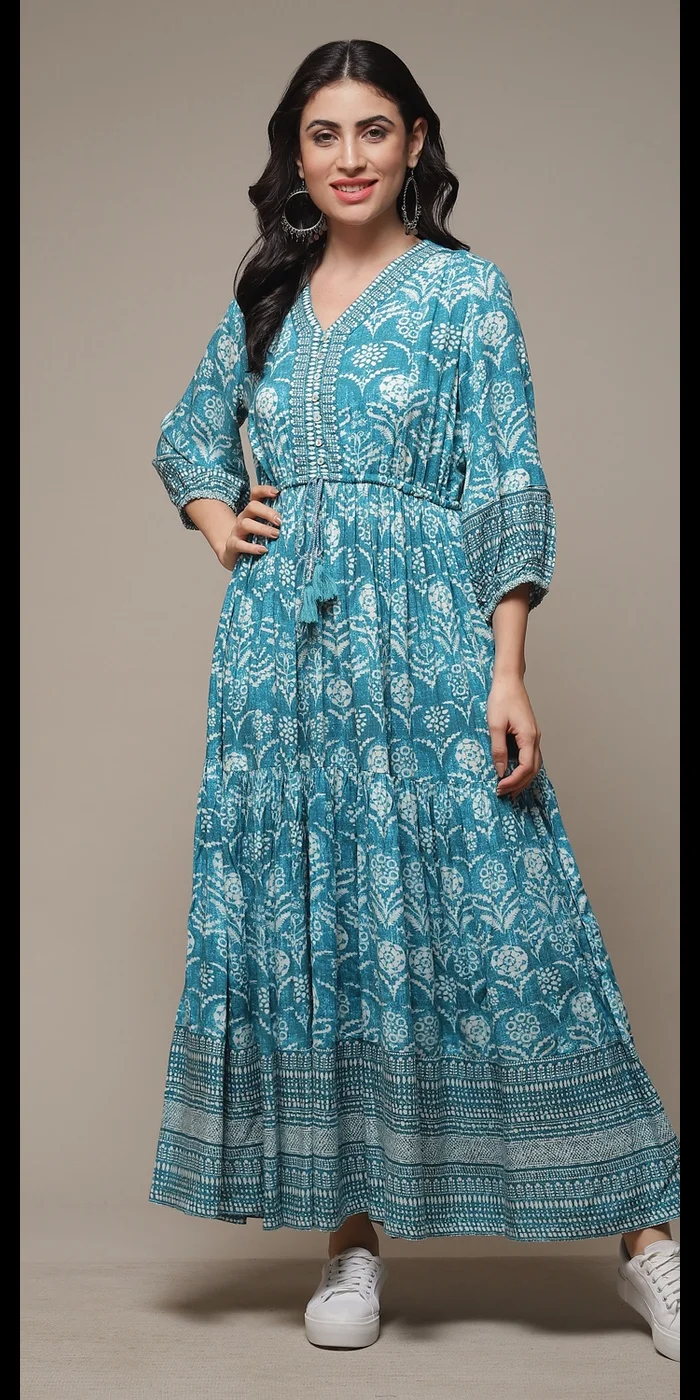 بيبا فستان بطباعة فيروزية بطبقات