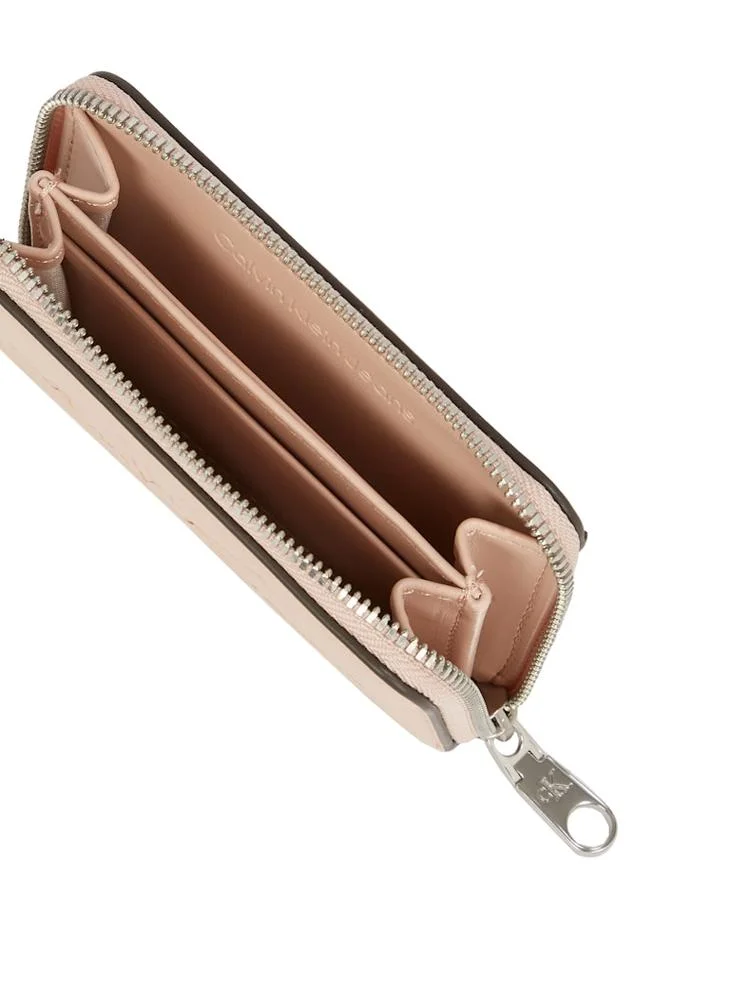 Calvin Klein Jeans Sculpted Med Zip Around Wallet