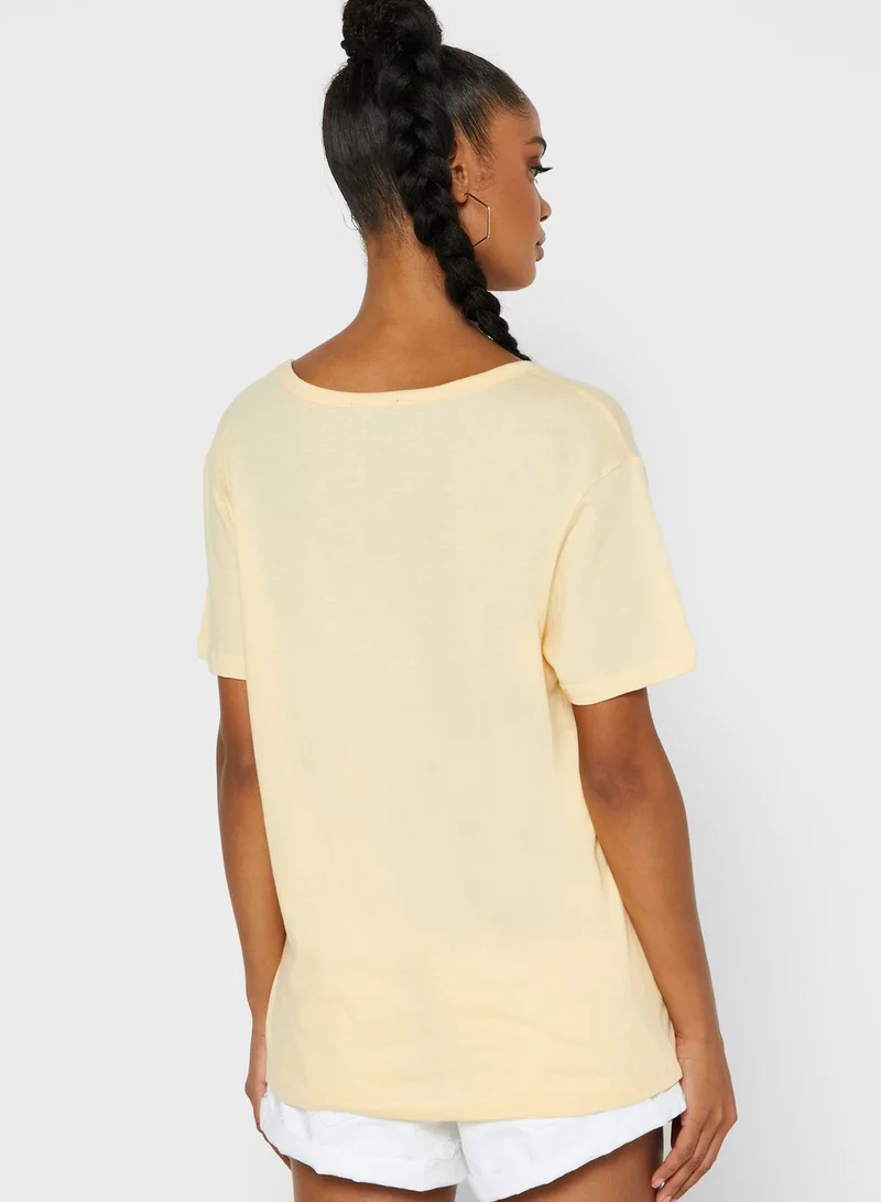 FOREVER 21 V-Neck Plunge T-Shirt