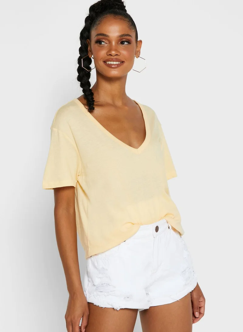 FOREVER 21 V-Neck Plunge T-Shirt
