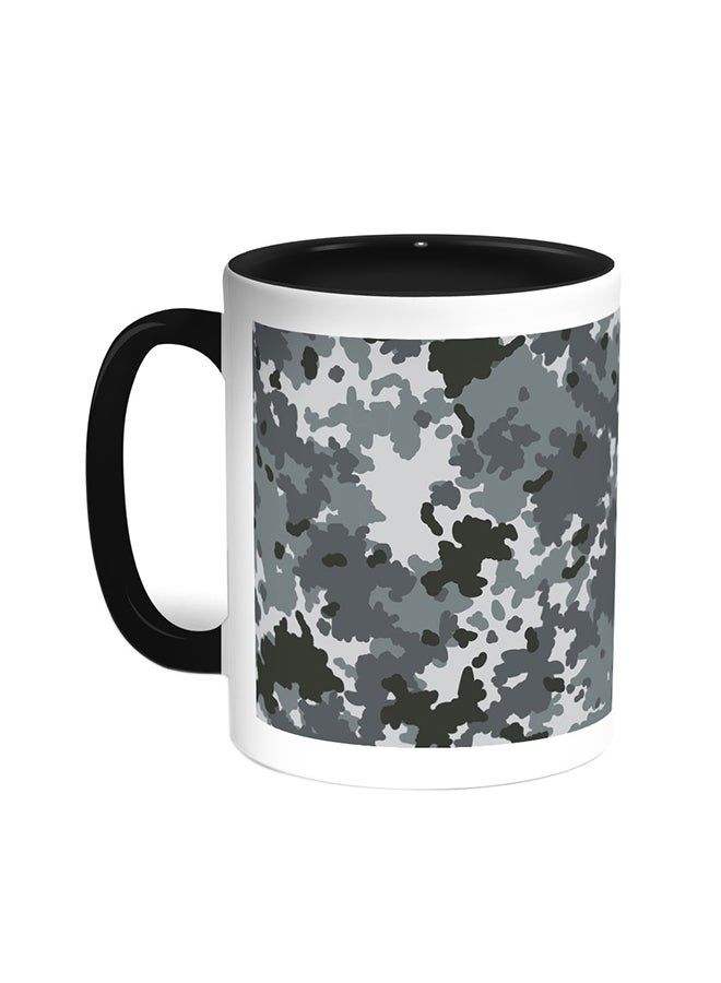 RKN فنجان قهوة مطبوع بزي الجيش أسود/أبيض 11 أونصة - Image 2