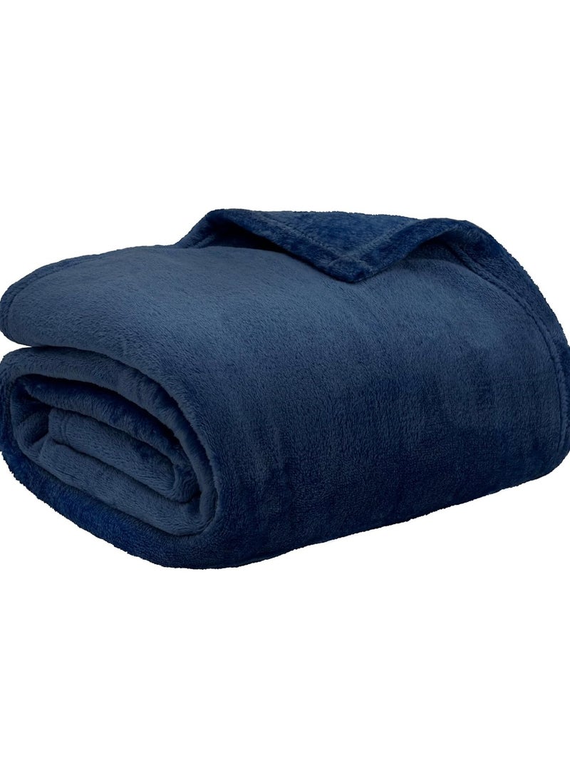 بطانية مفردة فاخرة بوزن 220 جرام من BSB HOME® للاستخدام على السرير أو الأريكة أو الكنبة أو أثناء السفر والتخييم | بطانية مكيف الهواء | المقاس: 150 × 220 سم | اللون: أزرق | بطانية سادة من نوع بولو