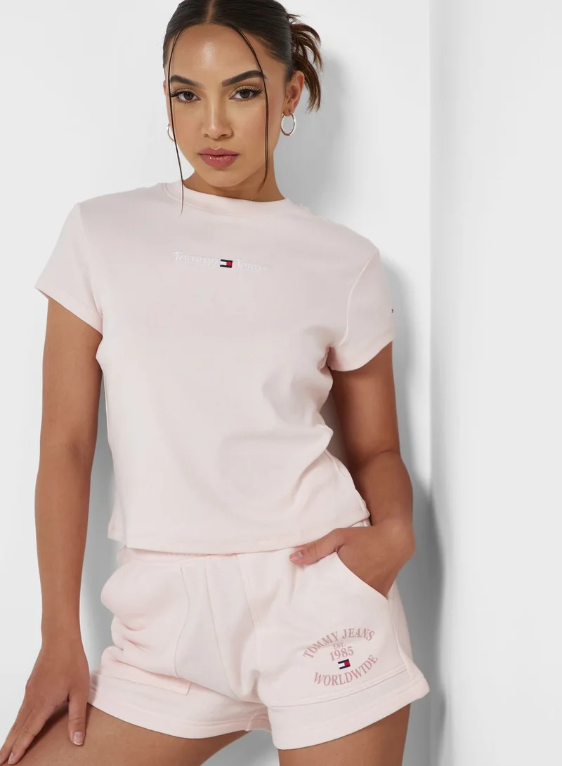 TOMMY JEANS Crew Neck Logo T-Shirt