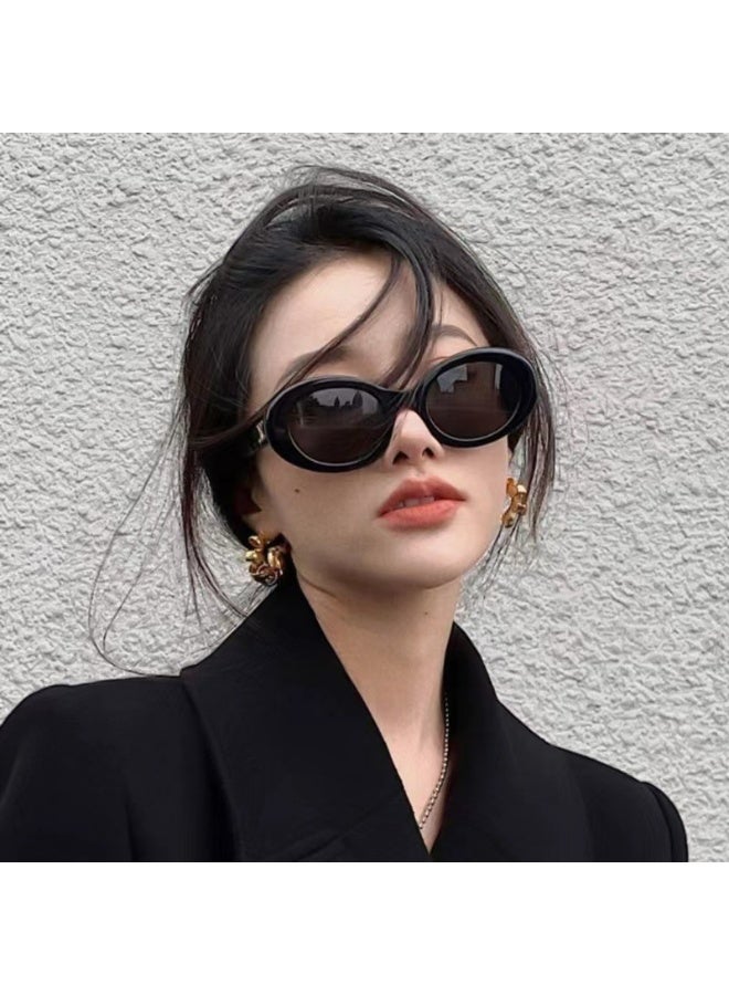 Retro Women's Retro Oval Sunglasses with Gold Triomphe Logo – Trendy Black Frame UV400 Protection Shades - Image 2