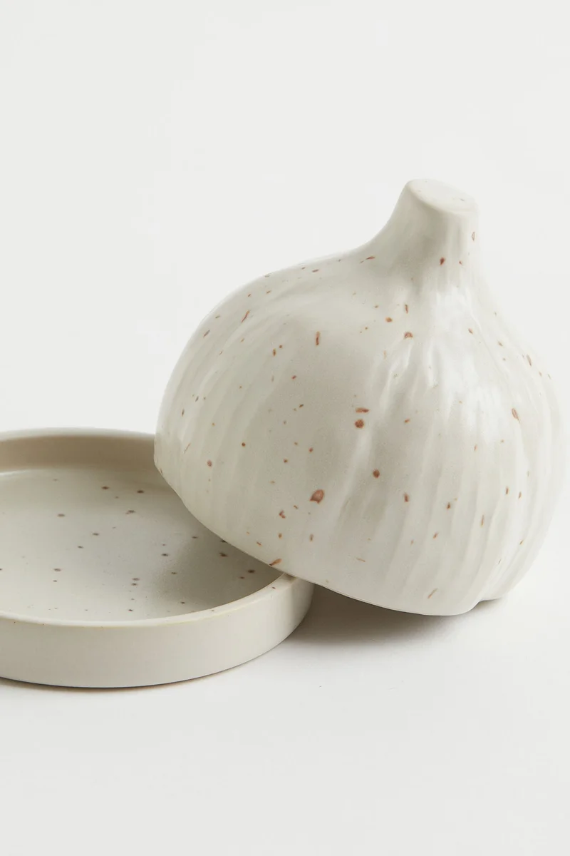 H&M Garlic dome and saucer