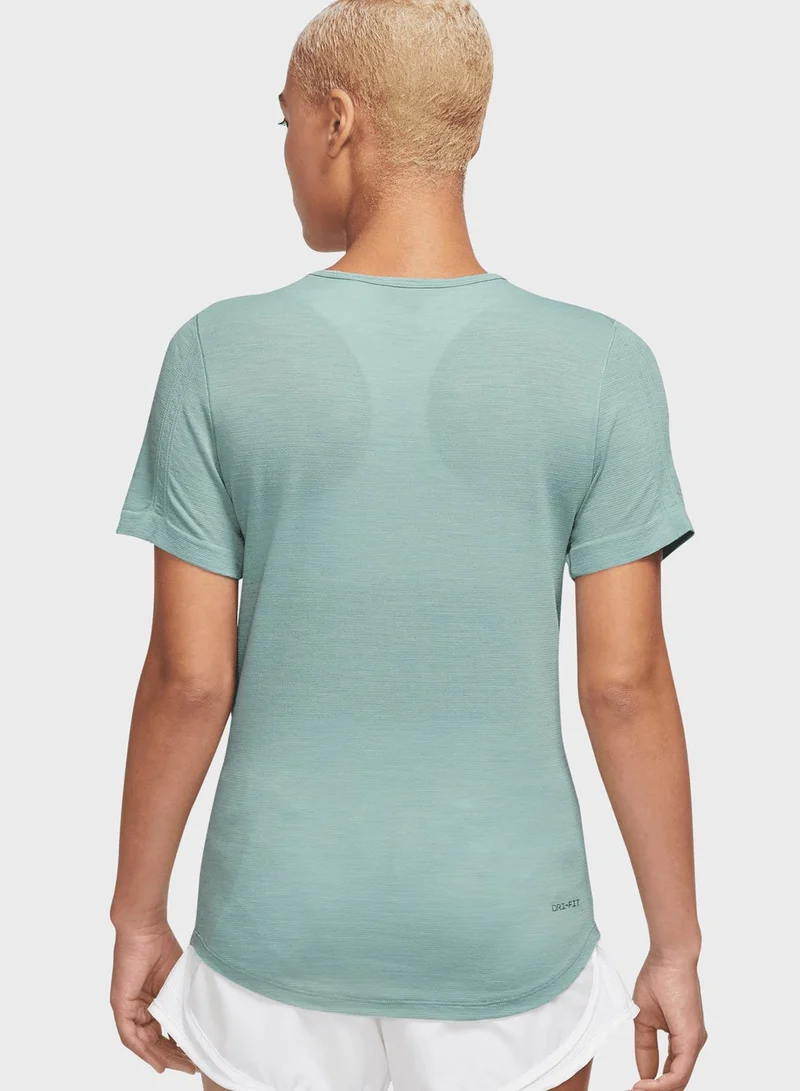 Nike Drifit Swift Element Top
