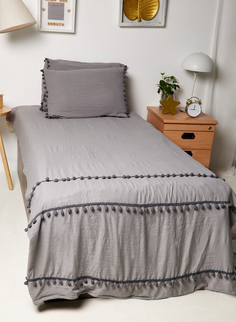 AURORA Pompom Bedding Set - Image 1
