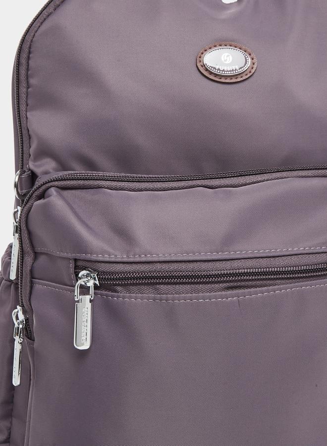 ستايلي حقيبة ظهر بتفاصيل لاصقة وجيوب خارجية - Image 3