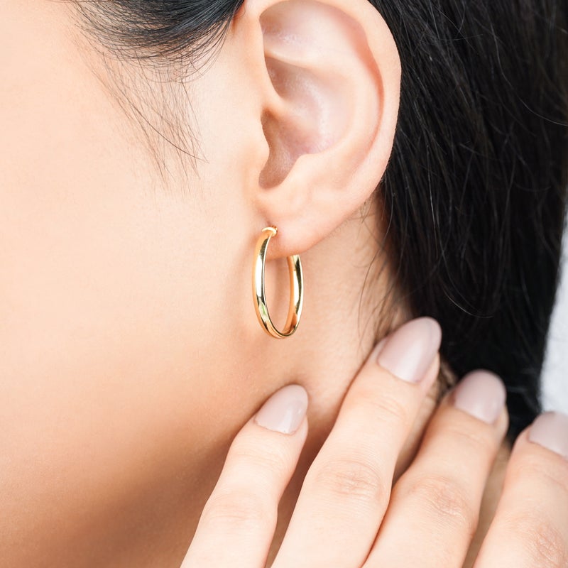 Jawhara Jewellery أقراط هووب بيضاوية من الذهب الأصفر عيار 18 للنساء، 2 سم × 2.5 سم، مجموعة الأقراط الأنيقة، أقراط بيضاوية كلاسيكية خفيفة الوزن، مناسبة للاستخدام اليومي والمناسبات من مجوهرات جوهرة - Image 2