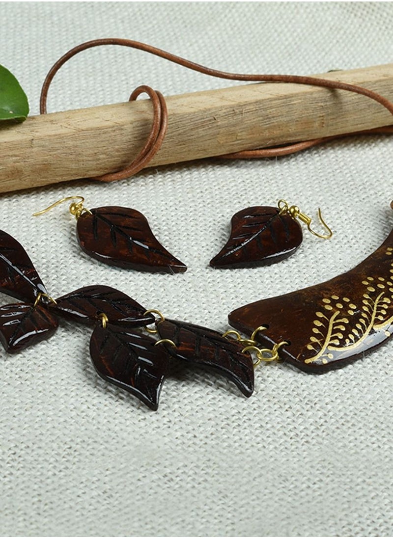 N & H - Handcrafted Coconut Shell Leaves Sword Shaped Necklace Set - Image 1