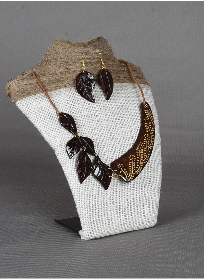 N & H - Handcrafted Coconut Shell Leaves Sword Shaped Necklace Set - Image 1