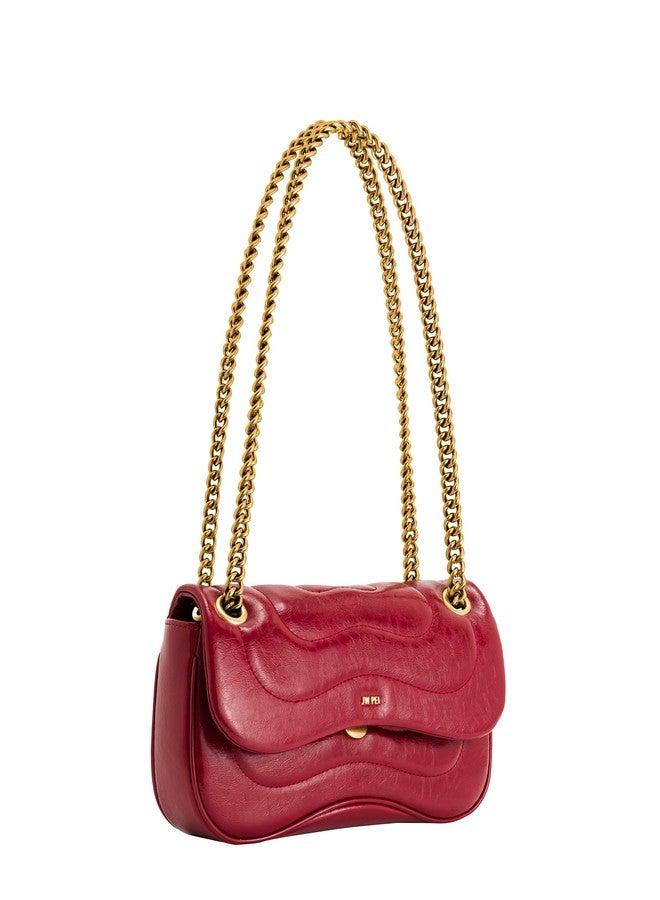 جي دبليو بي حقيبة كروسبودي تينا المبطنة بسلسلة من جي دبليو بي إي آي للنساء - لون عنابي - Image 4