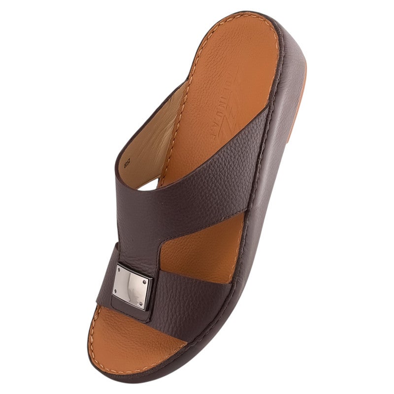 إيت صندل عربي يدوي الصنع للرجال من AET | شبشب رجالي خارجي | شبشب مفتوح من الأمام للاستخدام اليومي | جلد مطحون عربي أصلي مع ابزيم| تصميم عربي جديد | نعل داخلي بني| مريح وخفيف الوزن - Image 3