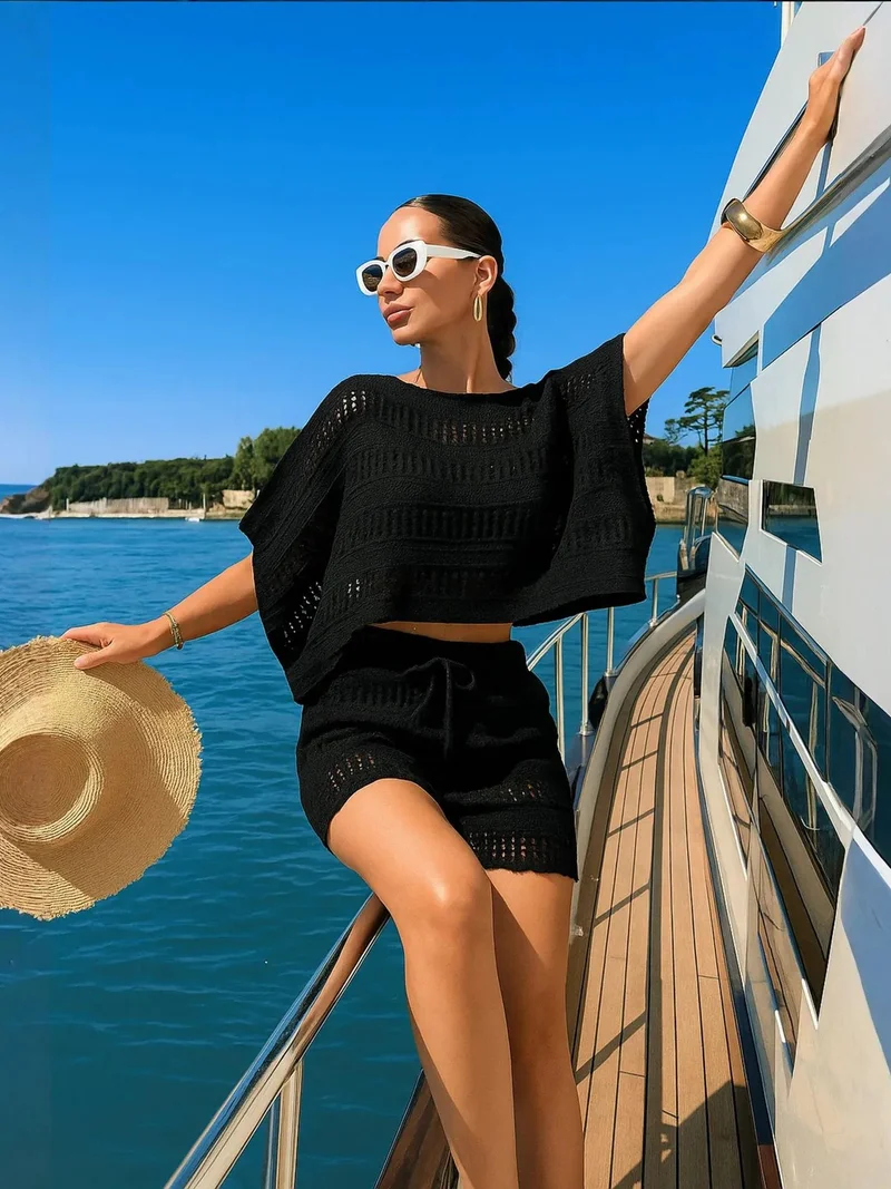 Bianco Lucci LUCCI Textured Knitwear Crop Sweater and Wide Leg Shorts Set