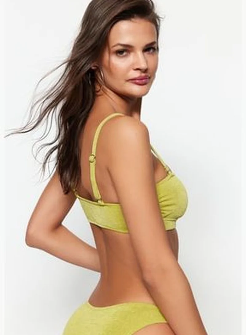 trendyol Green Strapless Glittery Glitter Bikini Top TBESS23BU00155