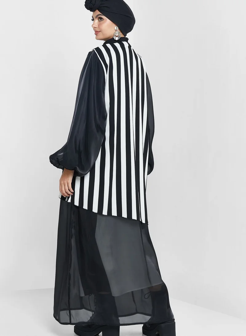 Khizana Puff Sleeve Abaya With Sheila