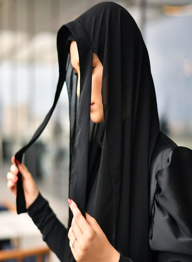 عبايات حوراء طرحة سوداء بربطة مخفية