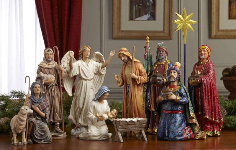 THREE KINGS GIFTS THE ORIGINAL GIFTS OF CHRISTMAS مجموعة مشهد الميلاد مع 11 قطعة: المجوس، الملاك، الرعاة، يسوع، صندوق الذهب الحقيقي