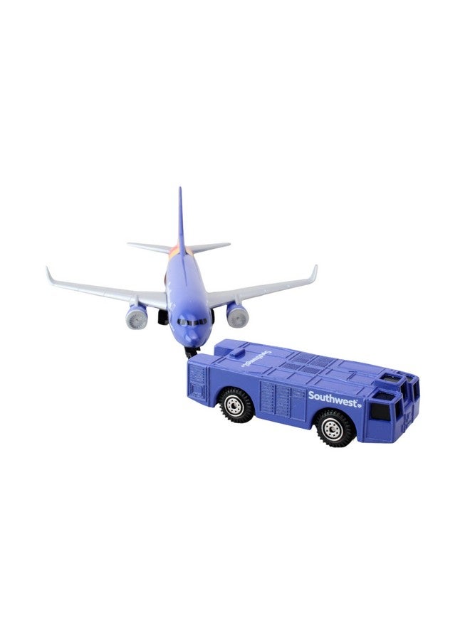 Daron Southwest Airlines Airport Playset with Die-Cast Metal Model Airplane with Plastic Parts, Cars and Transportation Toys for Kids Ages 3+ - Image 5