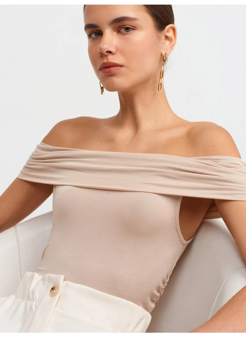 ديلفين 30902 Off Shoulder Gathered Top-Beige