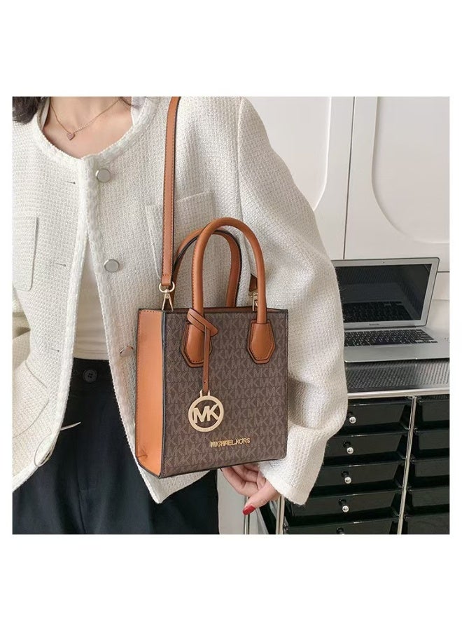 MK classic bag, can be converted into a crossbody bag, suitable for holding camera lenses. Classic themed design - Image 3