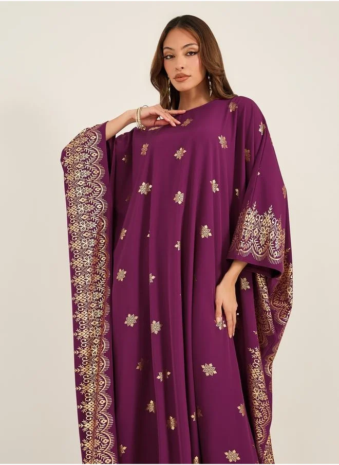 كي أل Foil Print Batwing Sleeve Round Neck Kaftan by Styli