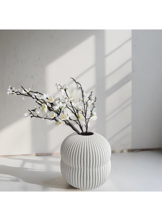 Round Ripped Vase - Image 1