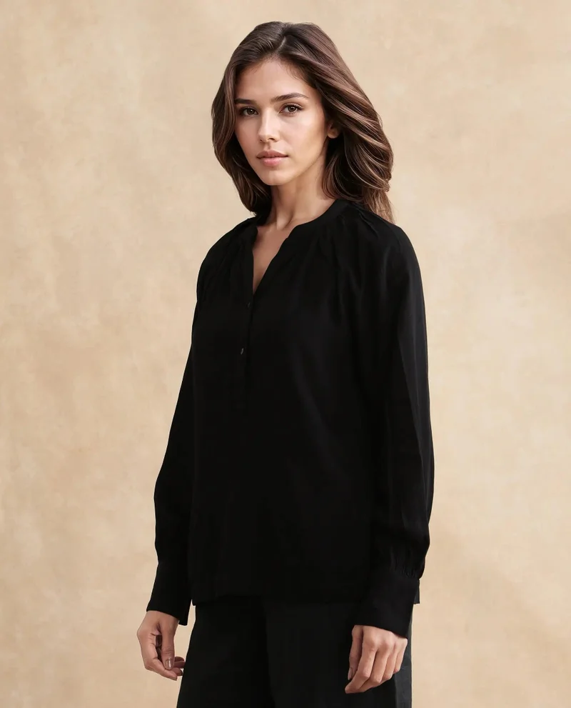 Rareism Women's Timeless Elegance: Classic Top