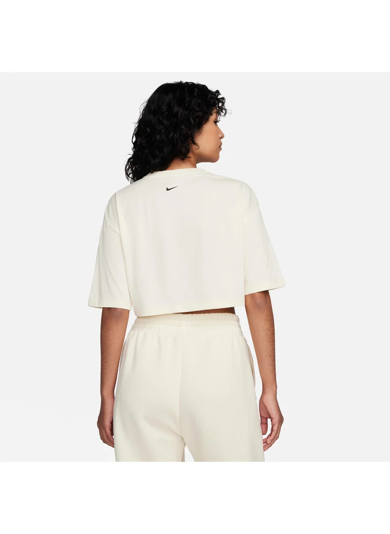 Nike Women's Sportswear Cropped T-Shirt