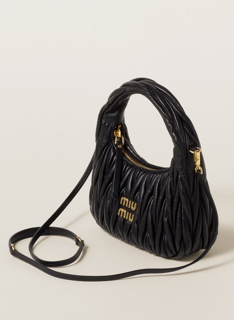 مياو مياو حقيبة هوبو من جلد النابا المبطن من MIU Wander، حقيبة توت نسائية، حقيبة كروس نسائية، حقيبة يد نسائية، حقيبة كتف نسائية، حقيبة سفر نسائية، لون أسود - Image 4