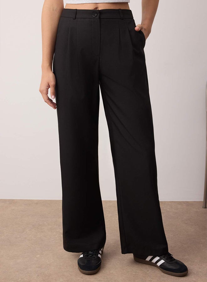 trendyol Black Wide Leg Pleated Woven Fabric Trousers - Image 3