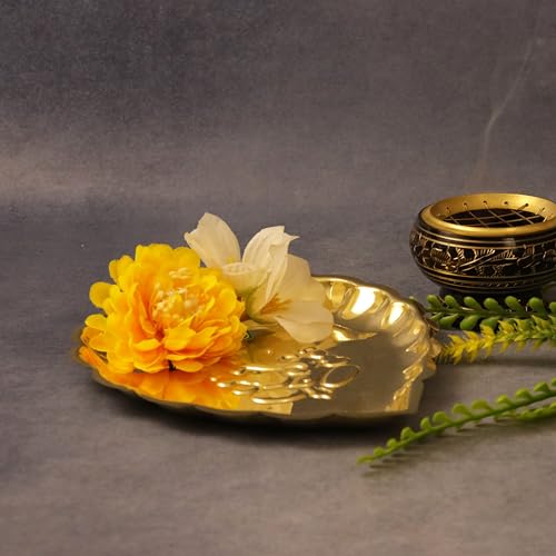 Putrika Traditional Brass Puja|Pooja Thali|Thambulam Plate|home deco|return gifts| Lord Ganesh Idol|Decorative Thali for Diwali, Aarti, Temple Use|Serving &Gifting Tray Small - Ganesha Leaf Thali - Image 2