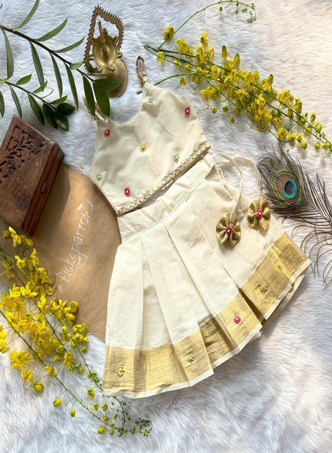 Picksparrow ملابس بيكسبارو كيدز باتو بافاداي/كيرالا كاسافو التقليدية (متعددة الألوان) (0-3 أشهر، زهرة باتوبافادا) - Image 2