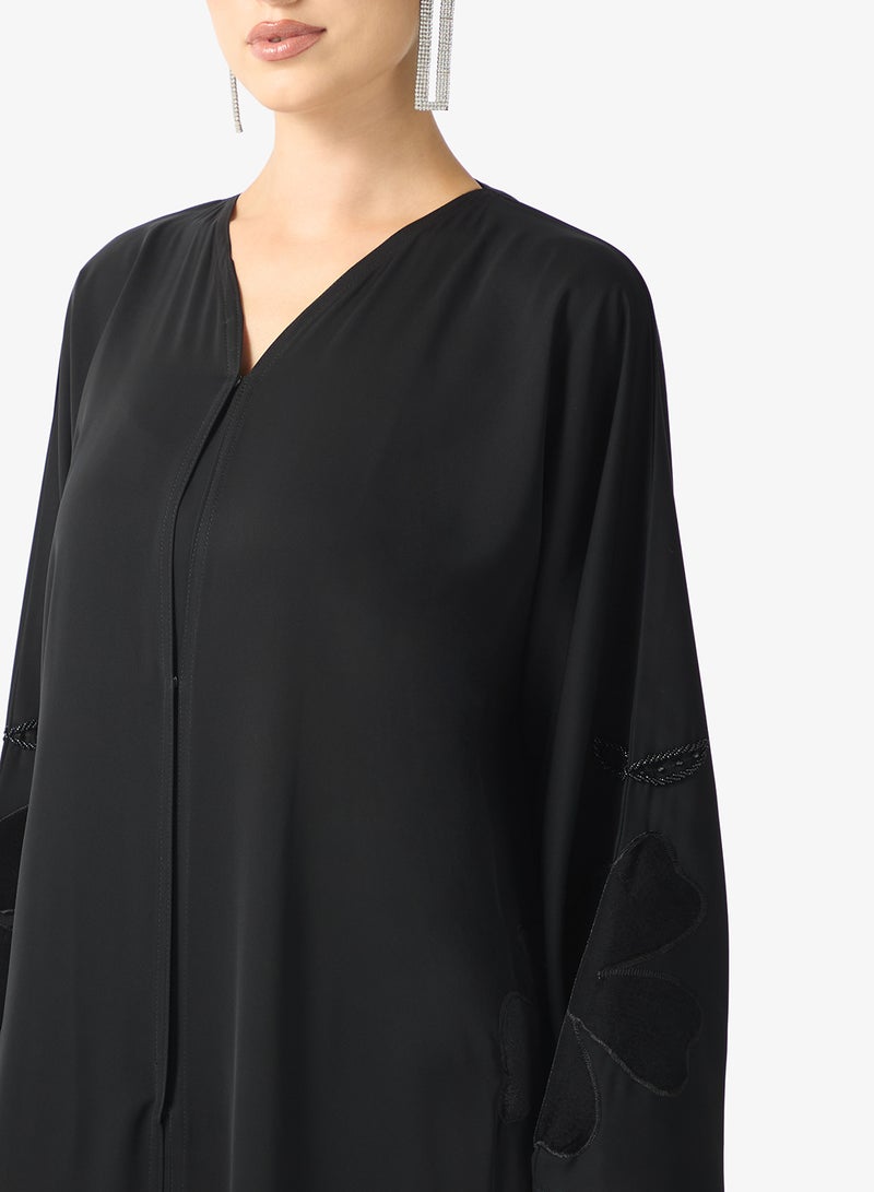 خزانة عباية بزخارف زهرية وشيلة - Image 3