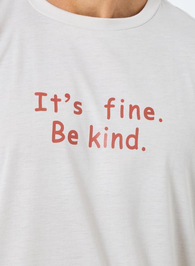 ستايلي طقم من بنطال بيجاما وتيشيرت بطبعة كتابة - Image 3