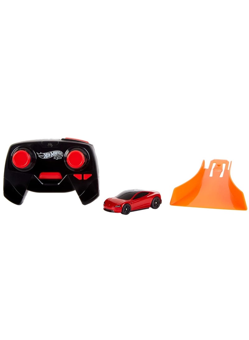 Hot Wheels Hotwheels Tesla Roadster 1:64 Remote Controlled Car - Assorted / Color May Vary  - Image 4