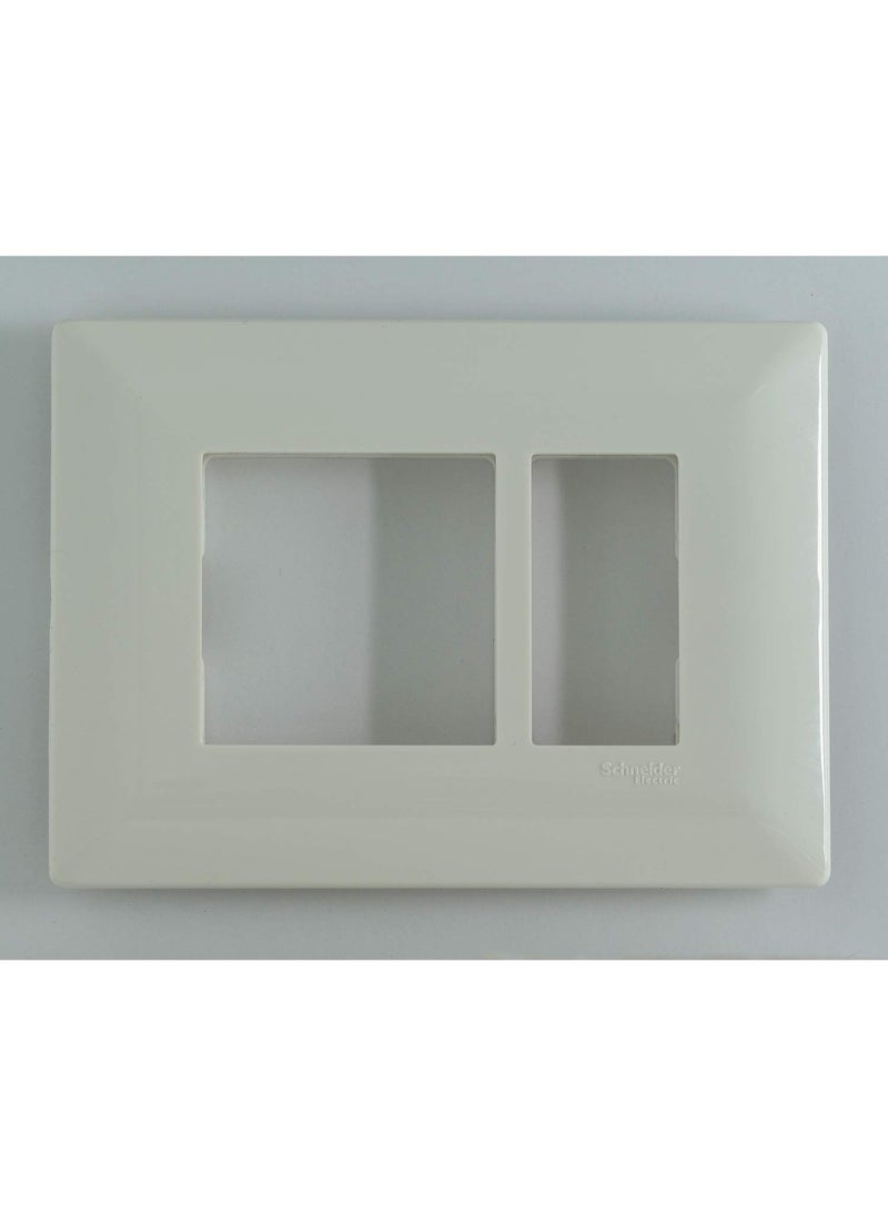 Schneider Electric Schneider Electric Livia Plastic 3 Module Grid and 3 Module Cover Frame White 