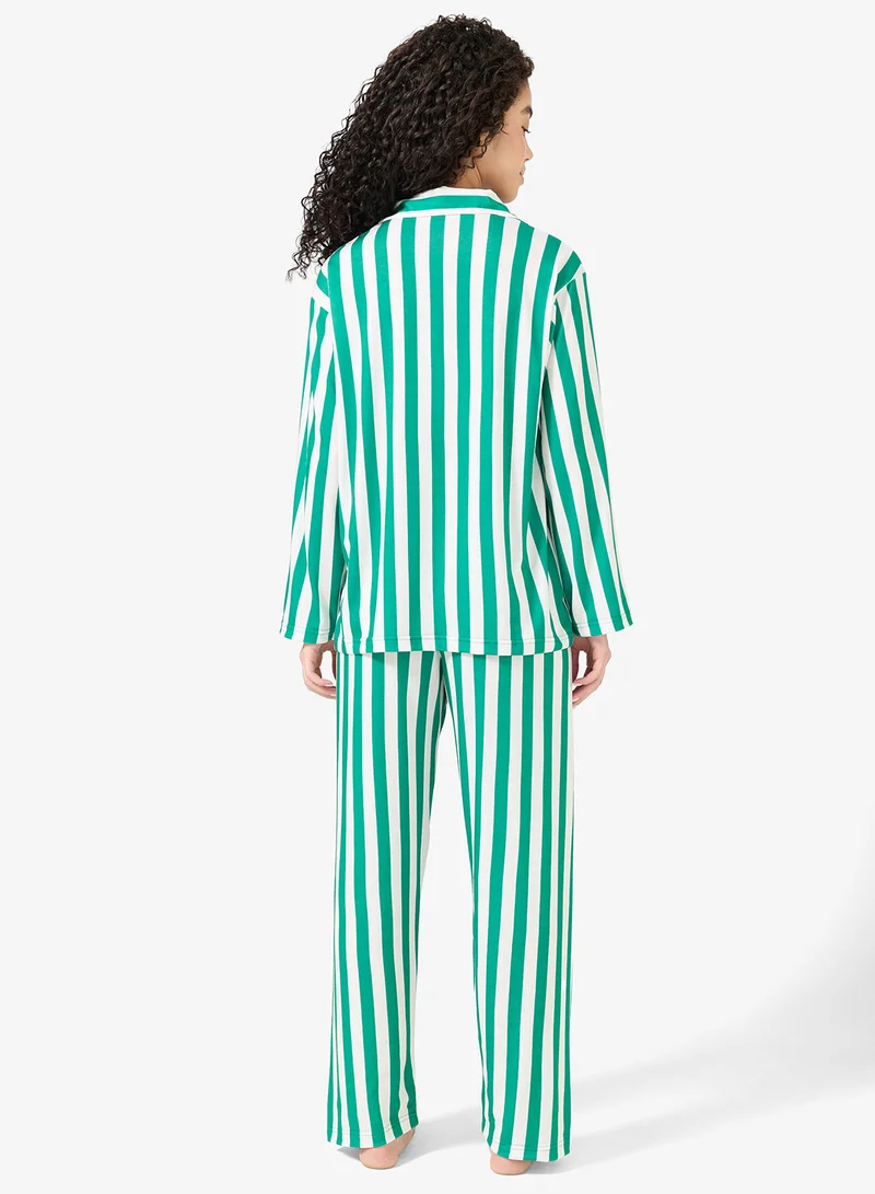 جينجر طقم بيجامة وقميص بأزرار وخطوط ساتان