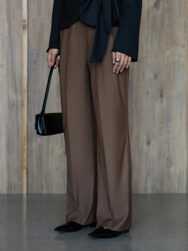 Lichi Loose-fitting trousers with waist pleats